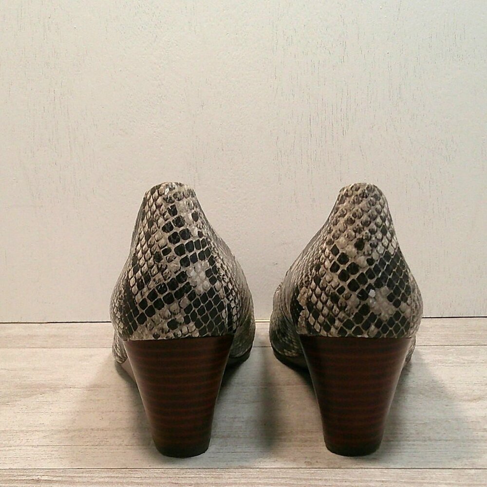 Vionic Peep Toe Bria Snakeskin Wedge heels pumps Size: 9 - Picture 6 of 11